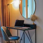 Proxima Downtown Apartment - Pool Table And Cinema Projector